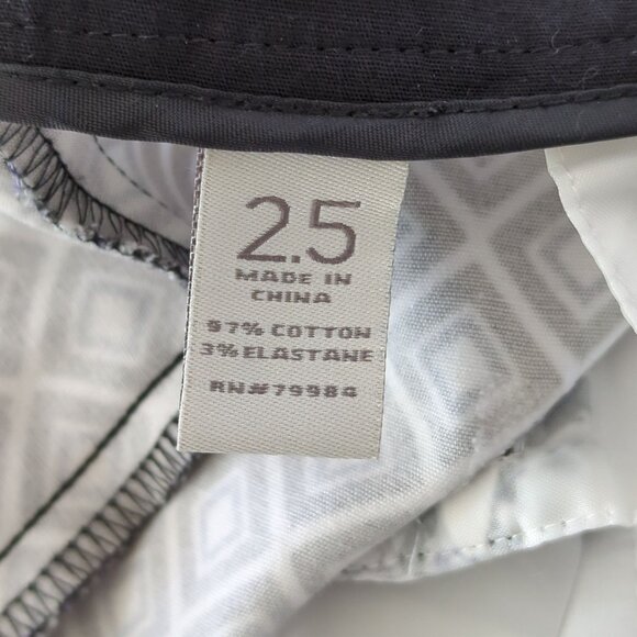 So Slimming By Chico's black, blue and white Women's ankle pants sz 2.5 sz 14 - Picture 8 of 16